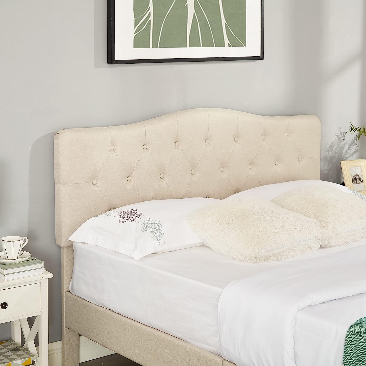 VECELO Classic Upholstered Platform Bed Frame with Diamond Stitched Cloth