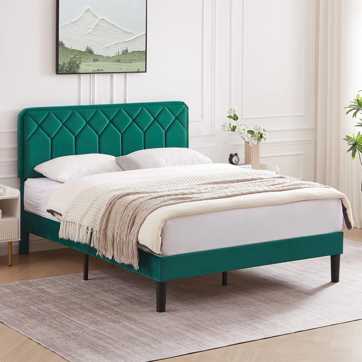 VECELO Premium Leather Upholstered Platform Bed Frame