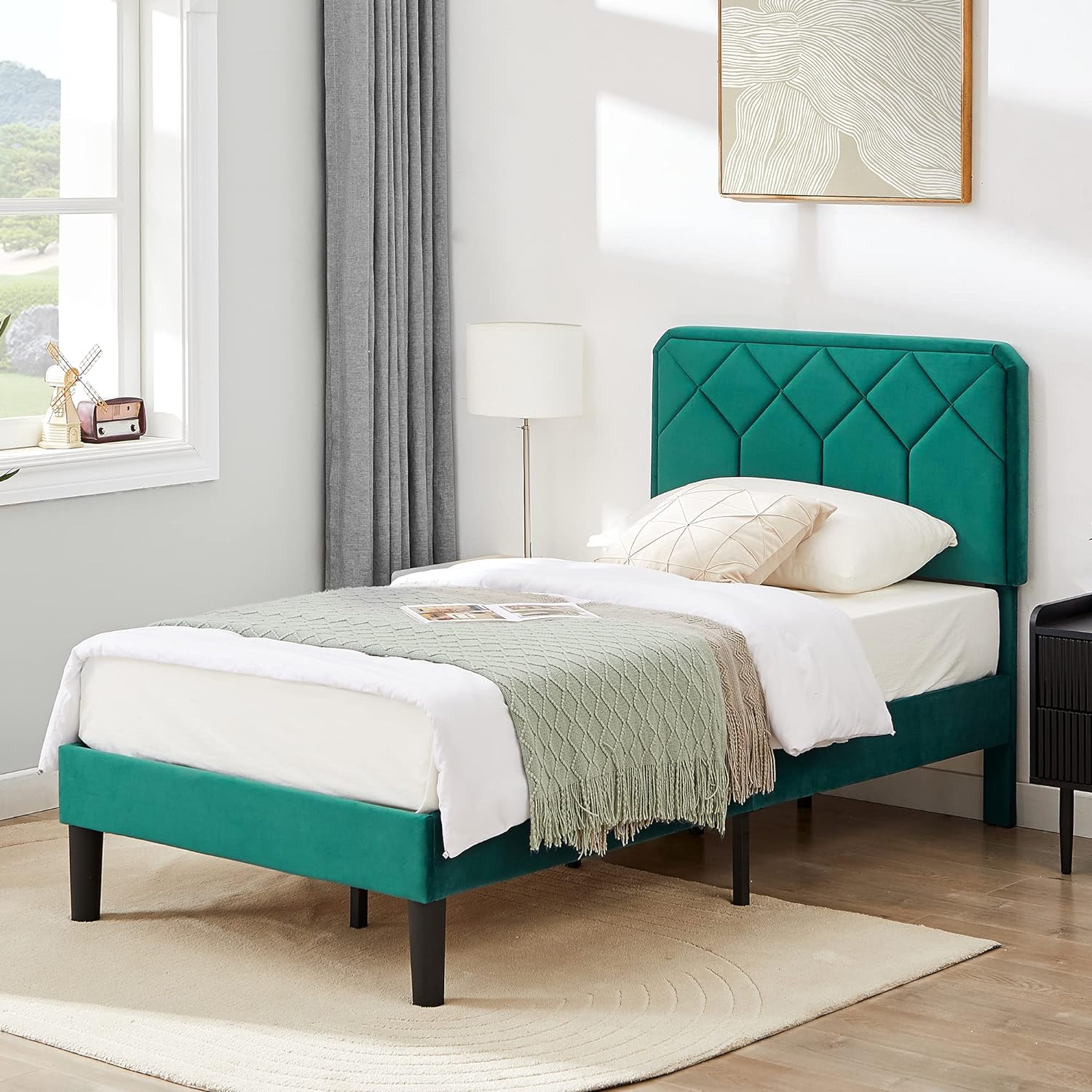 VECELO Premium Leather Upholstered Platform Bed Frame