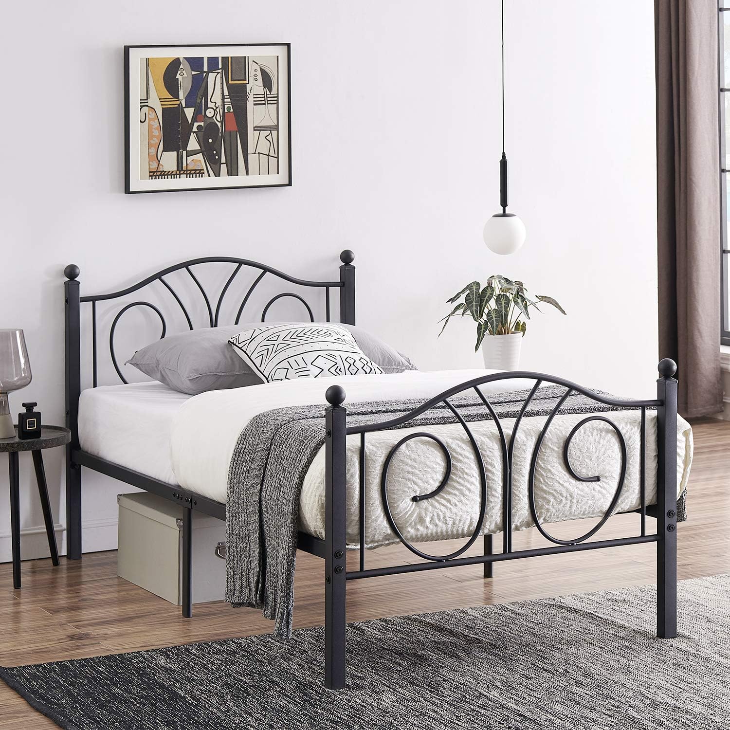 VECELO Metal Platform Bed Frame/Mattress Foundation