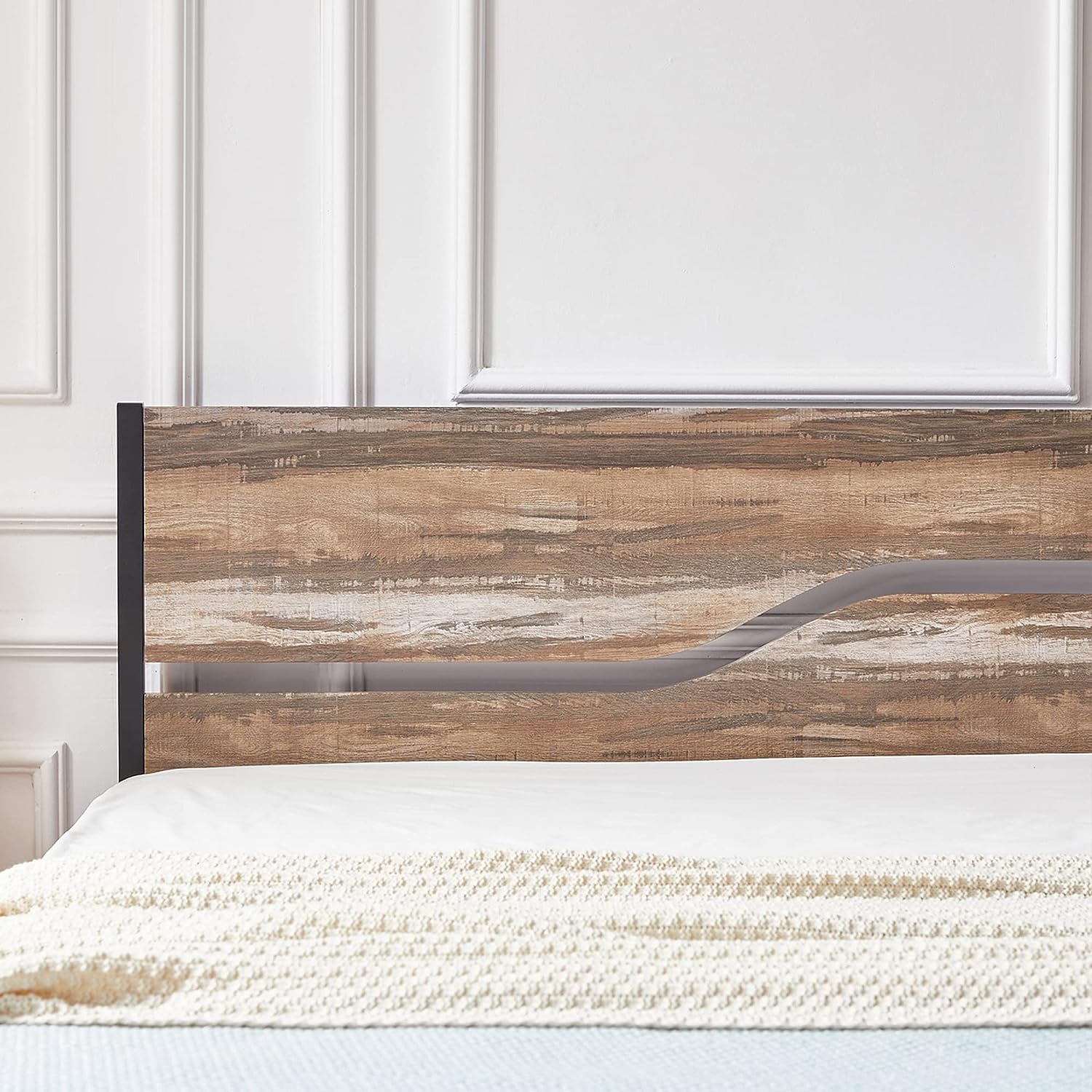 VECELO Platform Bed Frame/Mattress Foundation with Rustic Vintage Wood Headboard