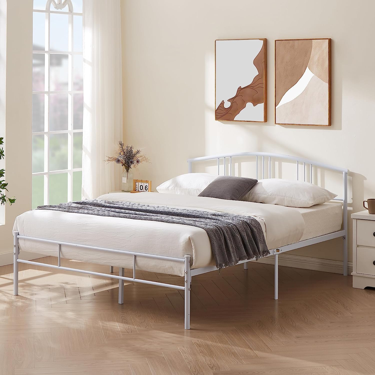 VECELO Modern Metal Bed Frame Mattress Foundation with curve headboard and Footboard