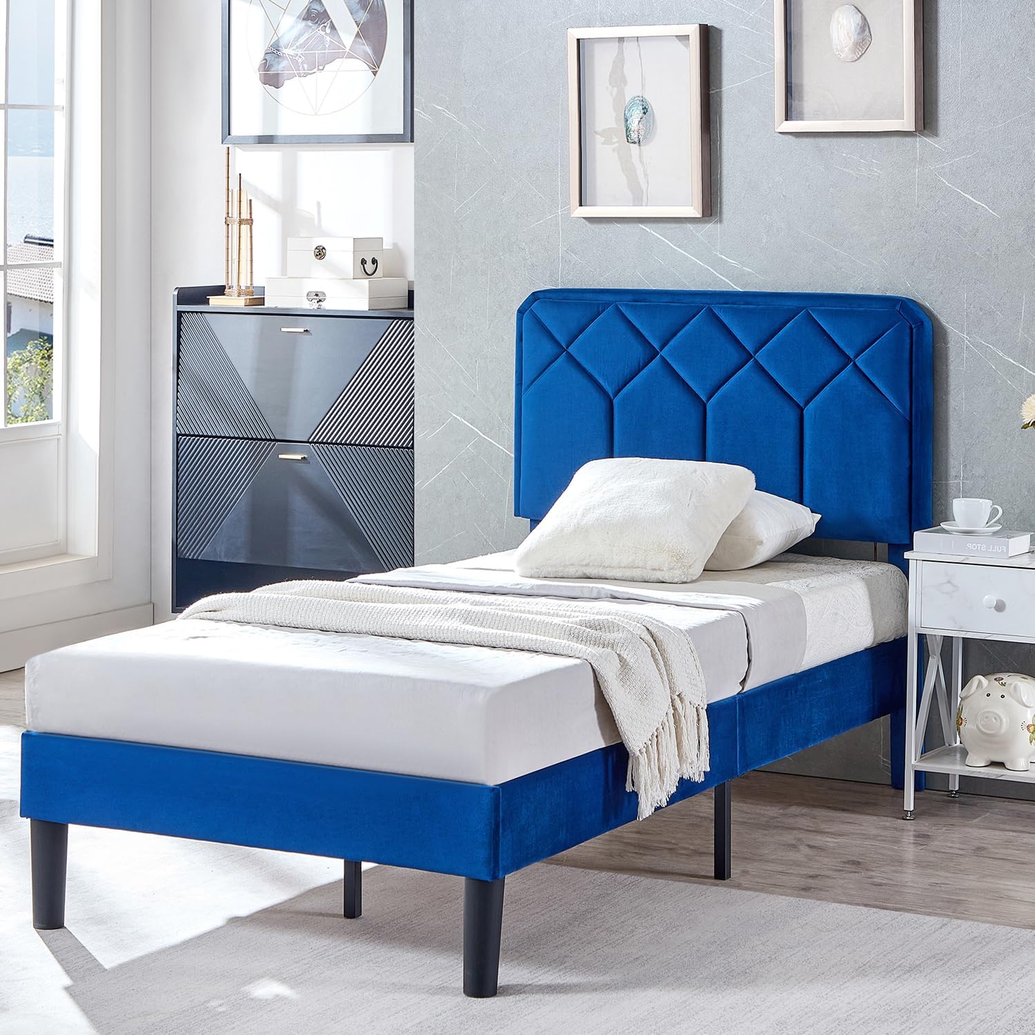 VECELO Premium Leather Upholstered Platform Bed Frame