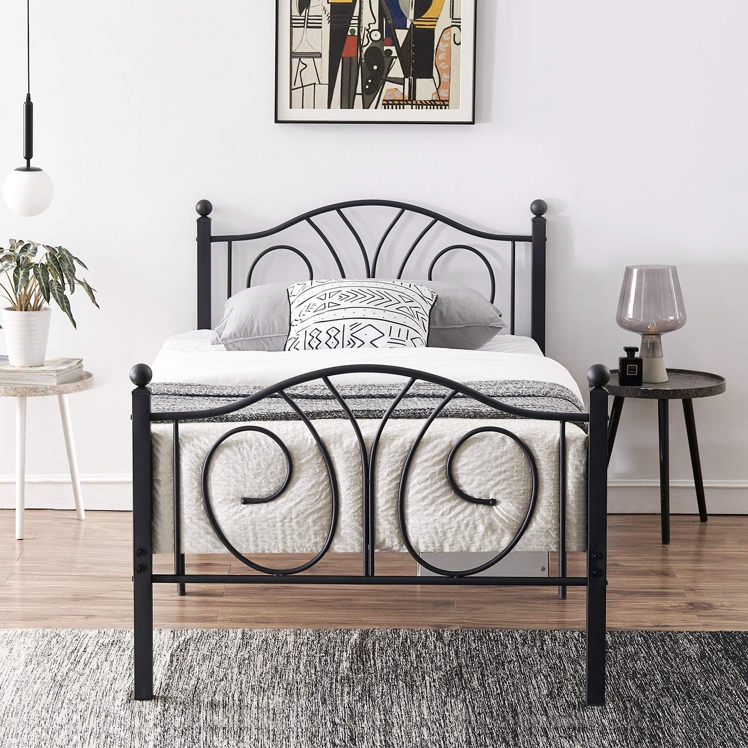 VECELO Metal Platform Bed Frame/Mattress Foundation