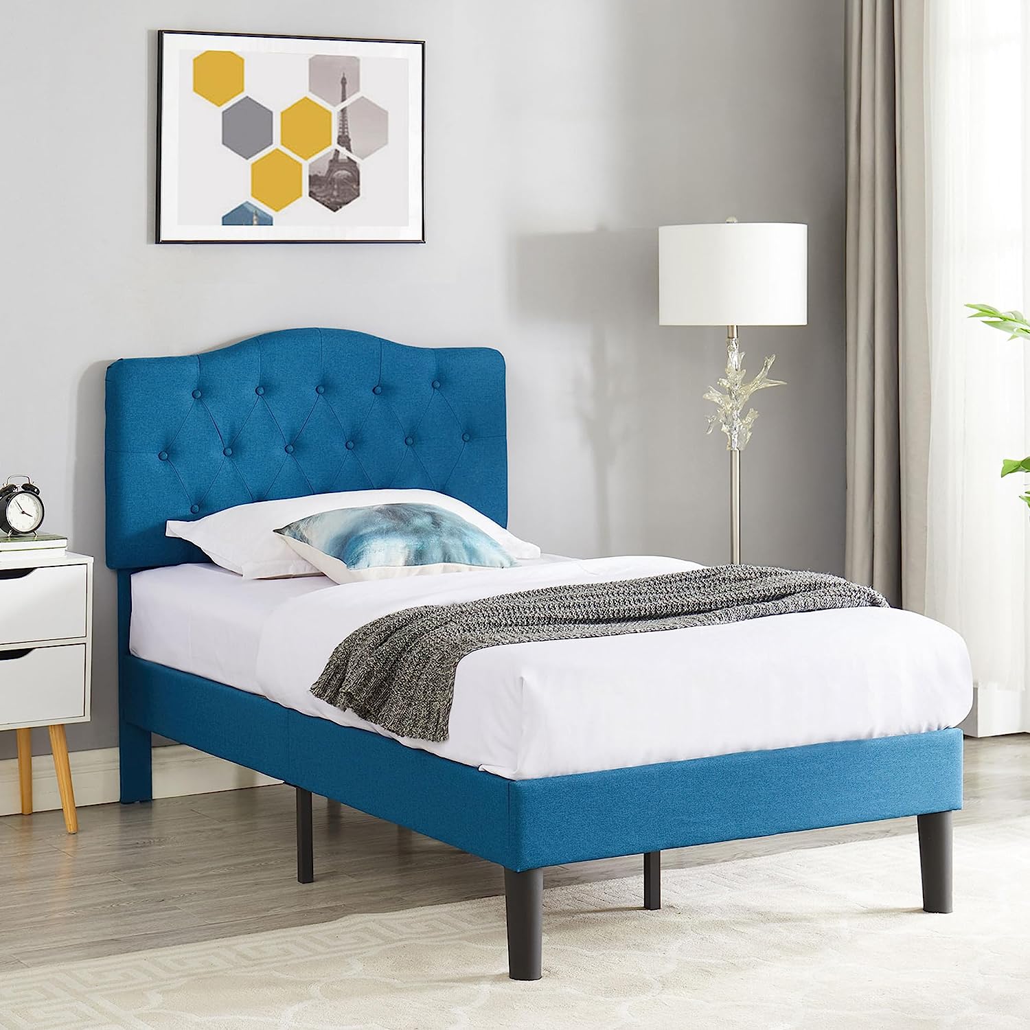 VECELO Classic Upholstered Platform Bed Frame with Diamond Stitched Cloth