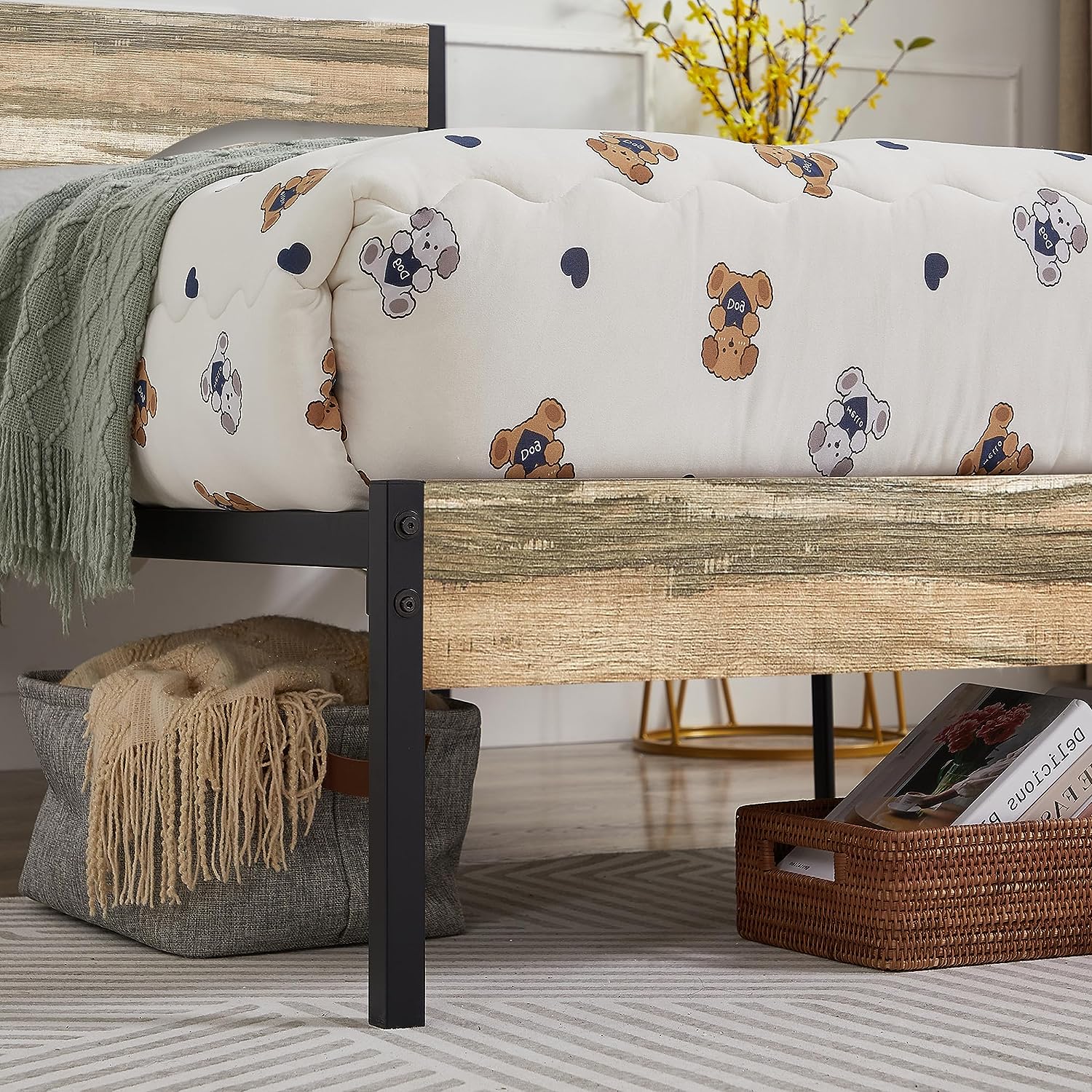 VECELO Platform Bed Frame/Mattress Foundation with Rustic Vintage Wood Headboard