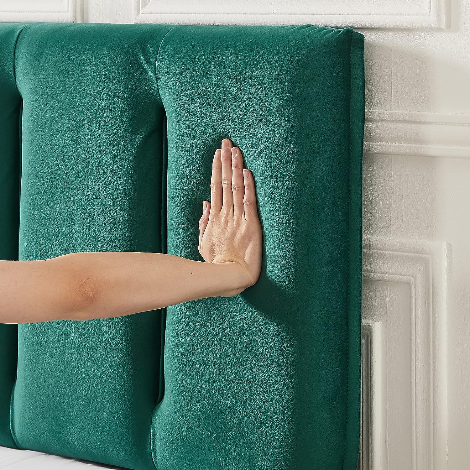 VECELO Modern Upholstered Platform Bedframe, Adjustable Headboard