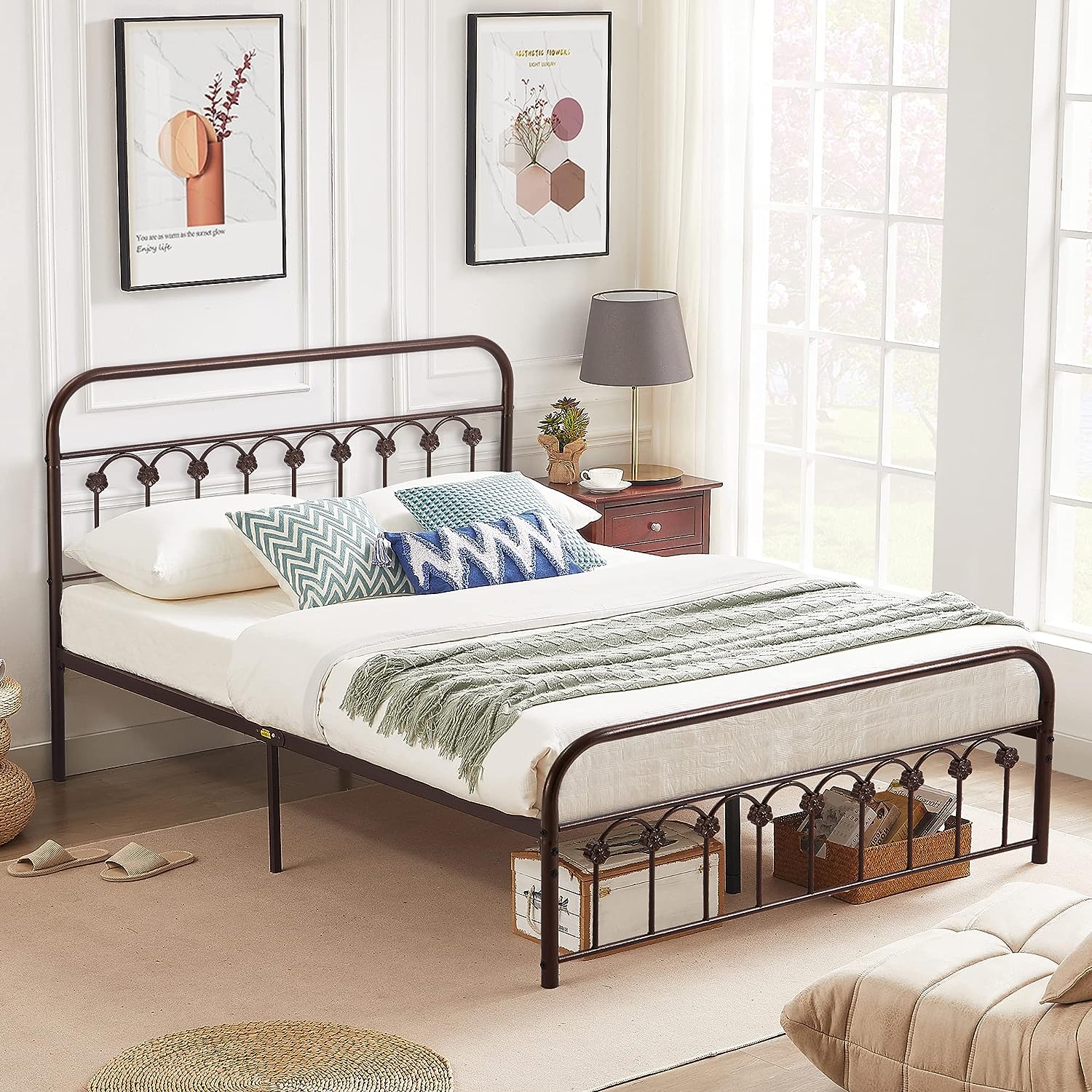 VECELO Metal Bed Frame/Mattress Foundation with Vintage Flower Headboard & Footboard