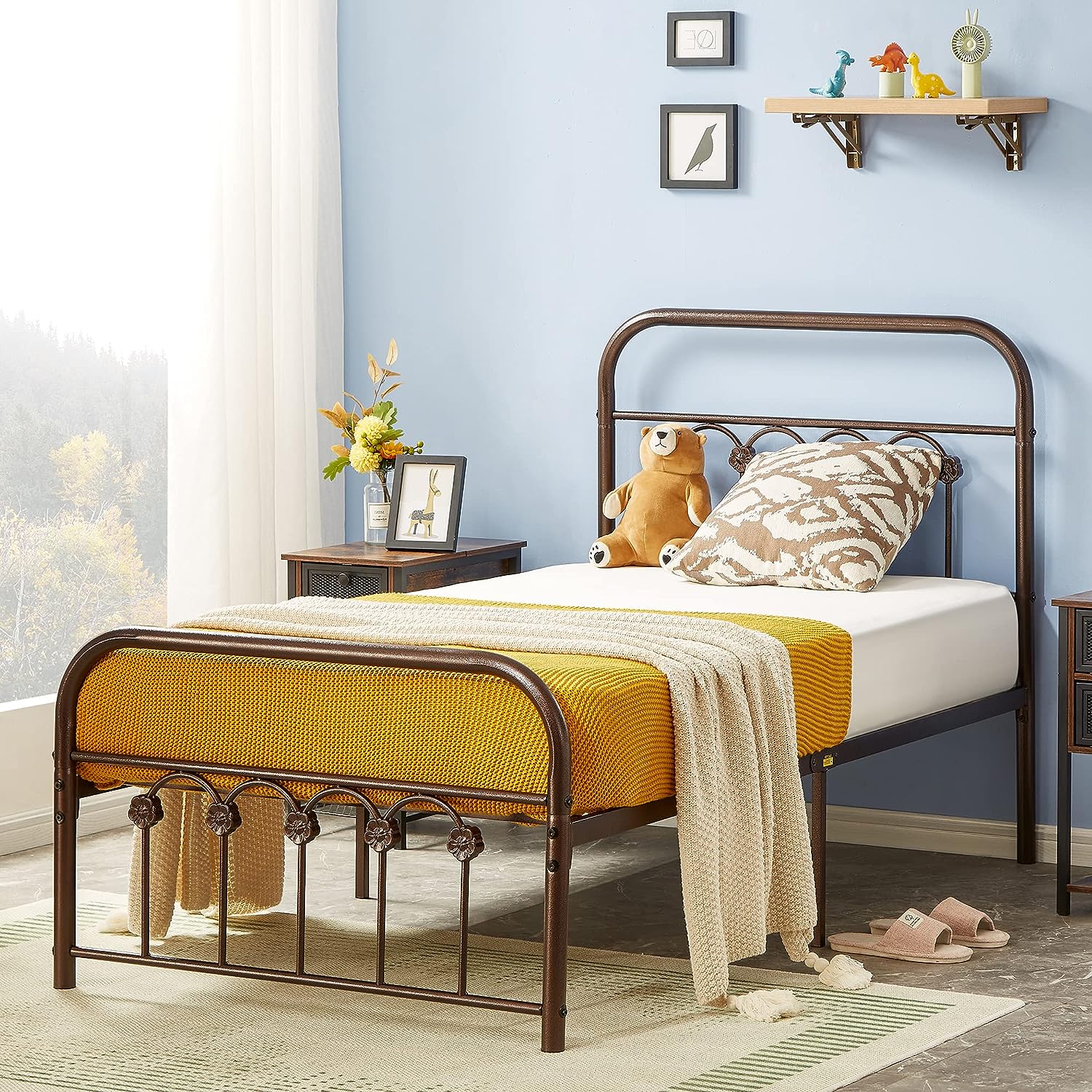 VECELO Metal Bed Frame/Mattress Foundation with Vintage Flower Headboard & Footboard