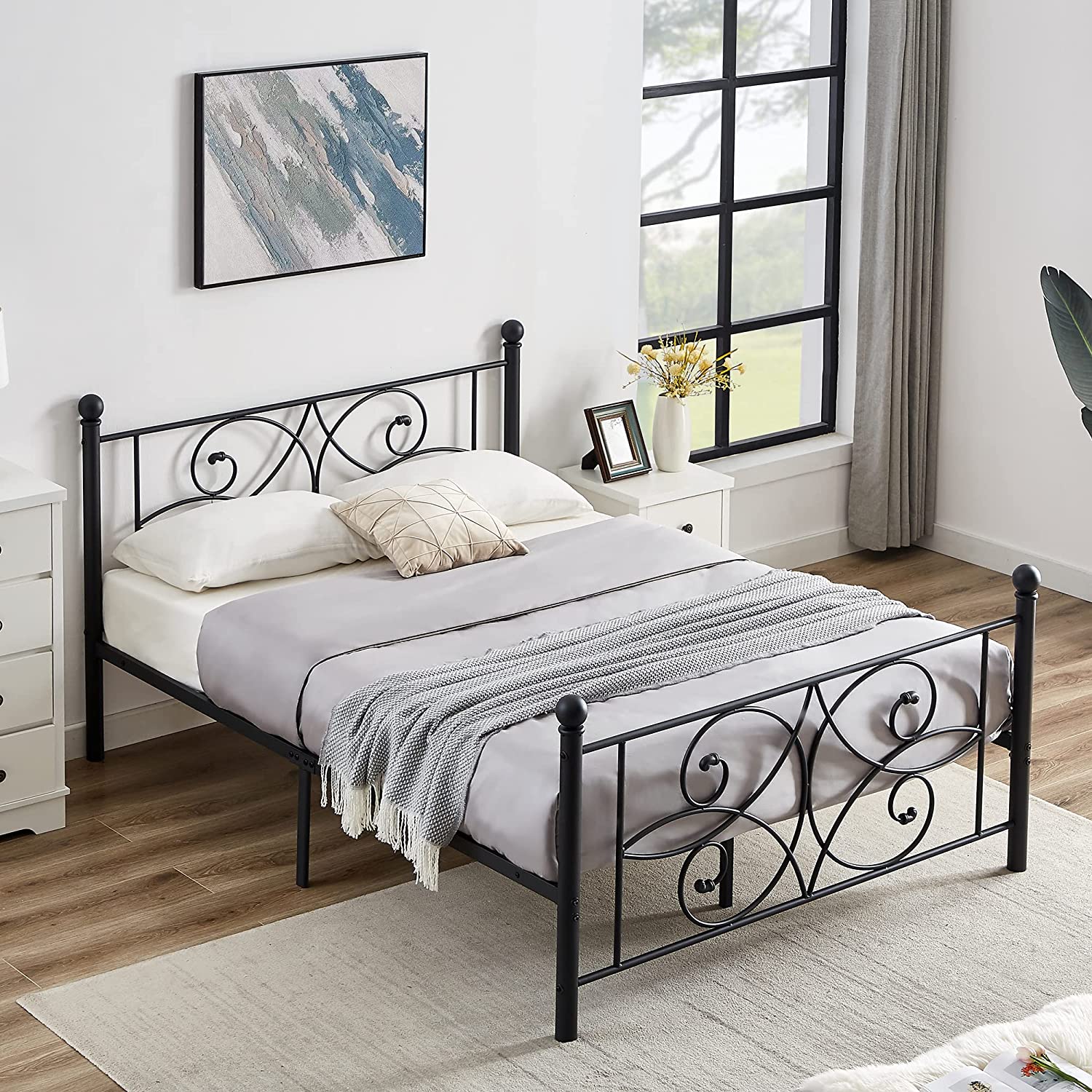 VECELO Metal Bed Frame/Mattress Foundation with Stylish Headboard & Footboard