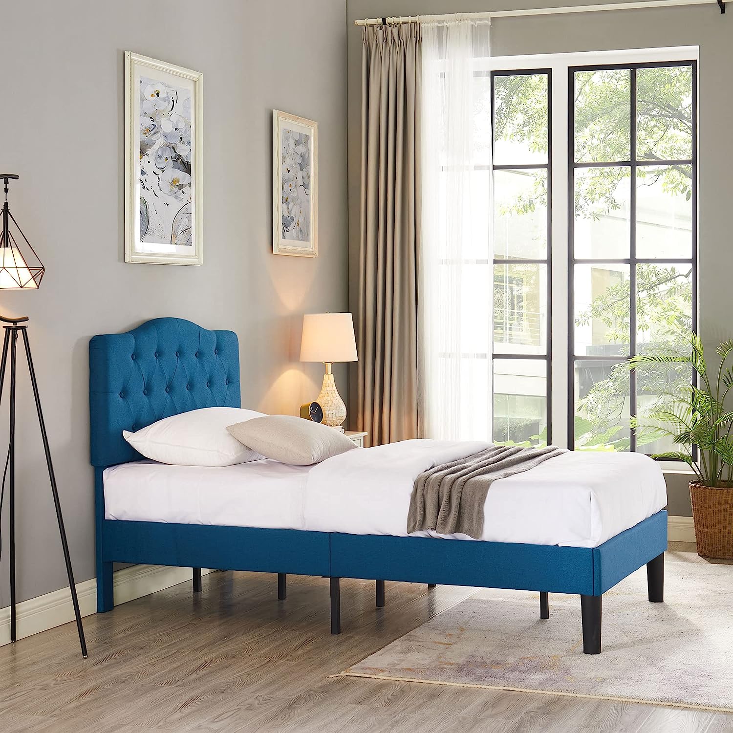 VECELO Classic Upholstered Platform Bed Frame with Diamond Stitched Cloth - VECELO