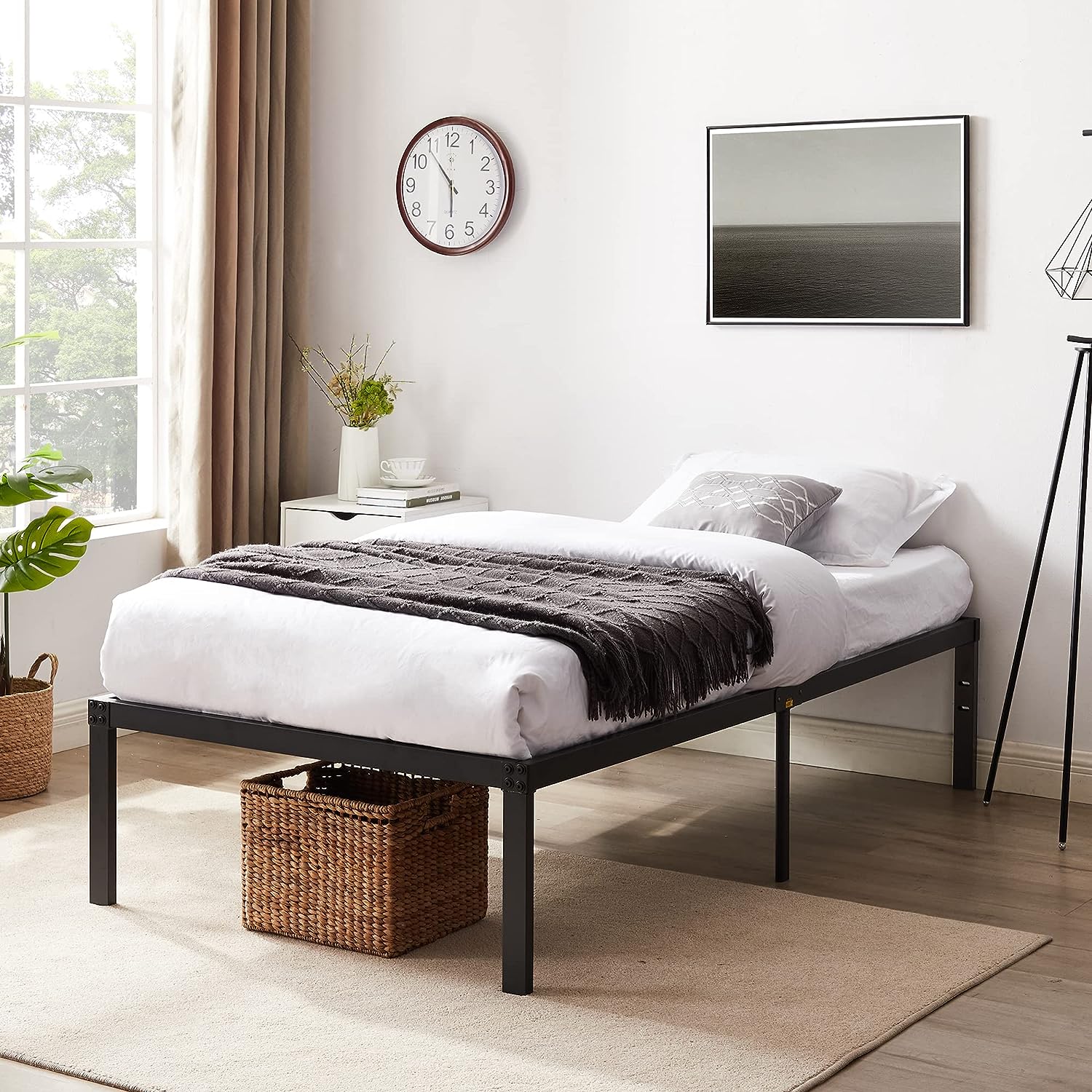 VECELO Metal Platform Bed Frame Heavy Duty Steel Slat, No Box Spring Needed
