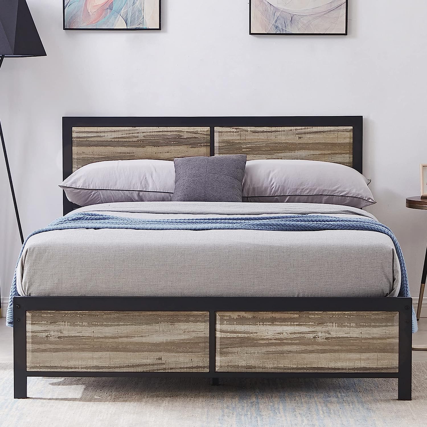 Platform Bed Frame/Mattress Foundation with Rustic Vintage Wood Headboard