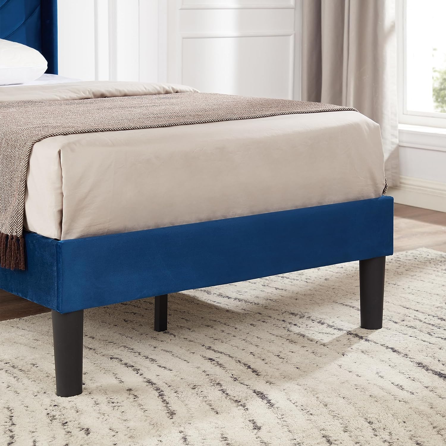 VECELO Upholstered Platform Bed Frame with Sheepskin Fabric Adjustable
