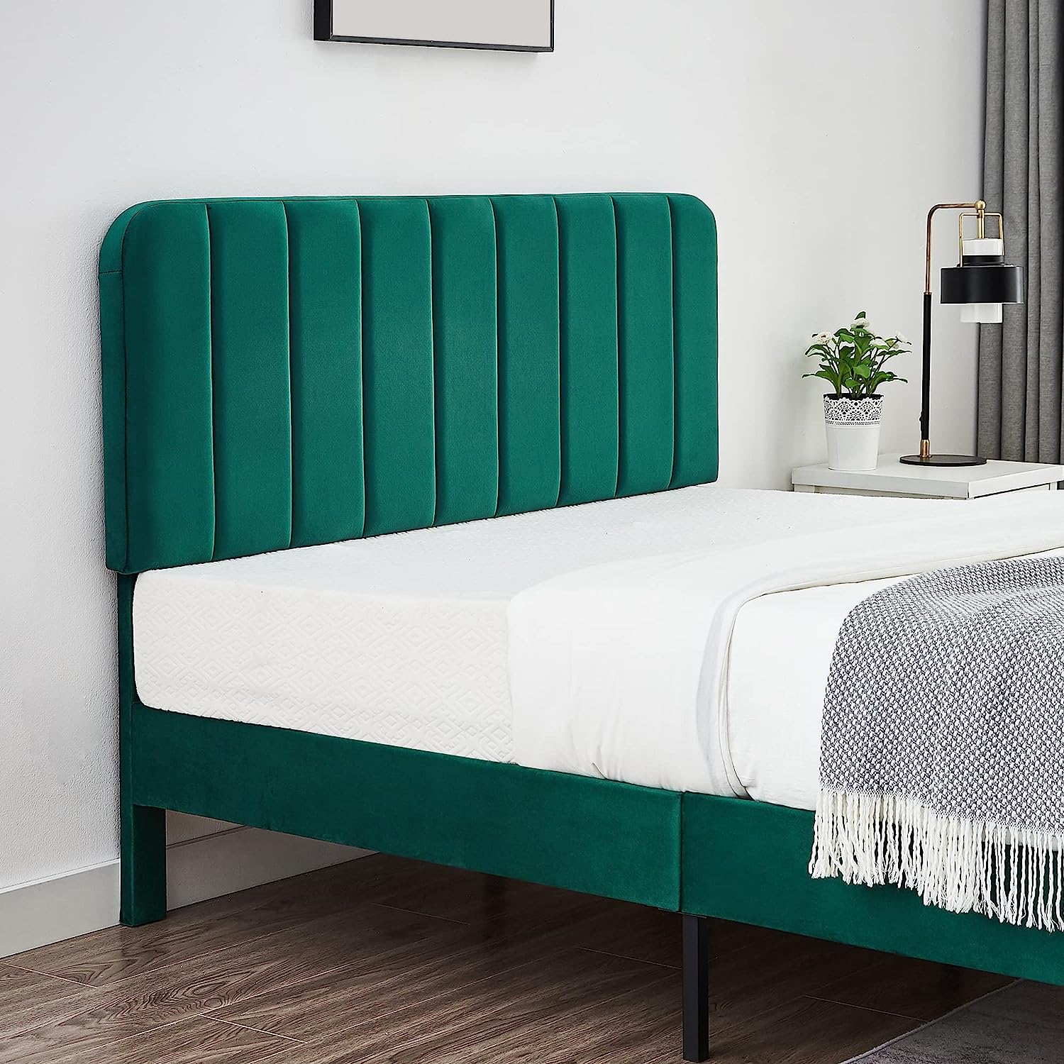 VECELO Upholstered Platform bedframe with Adjustable Headboard