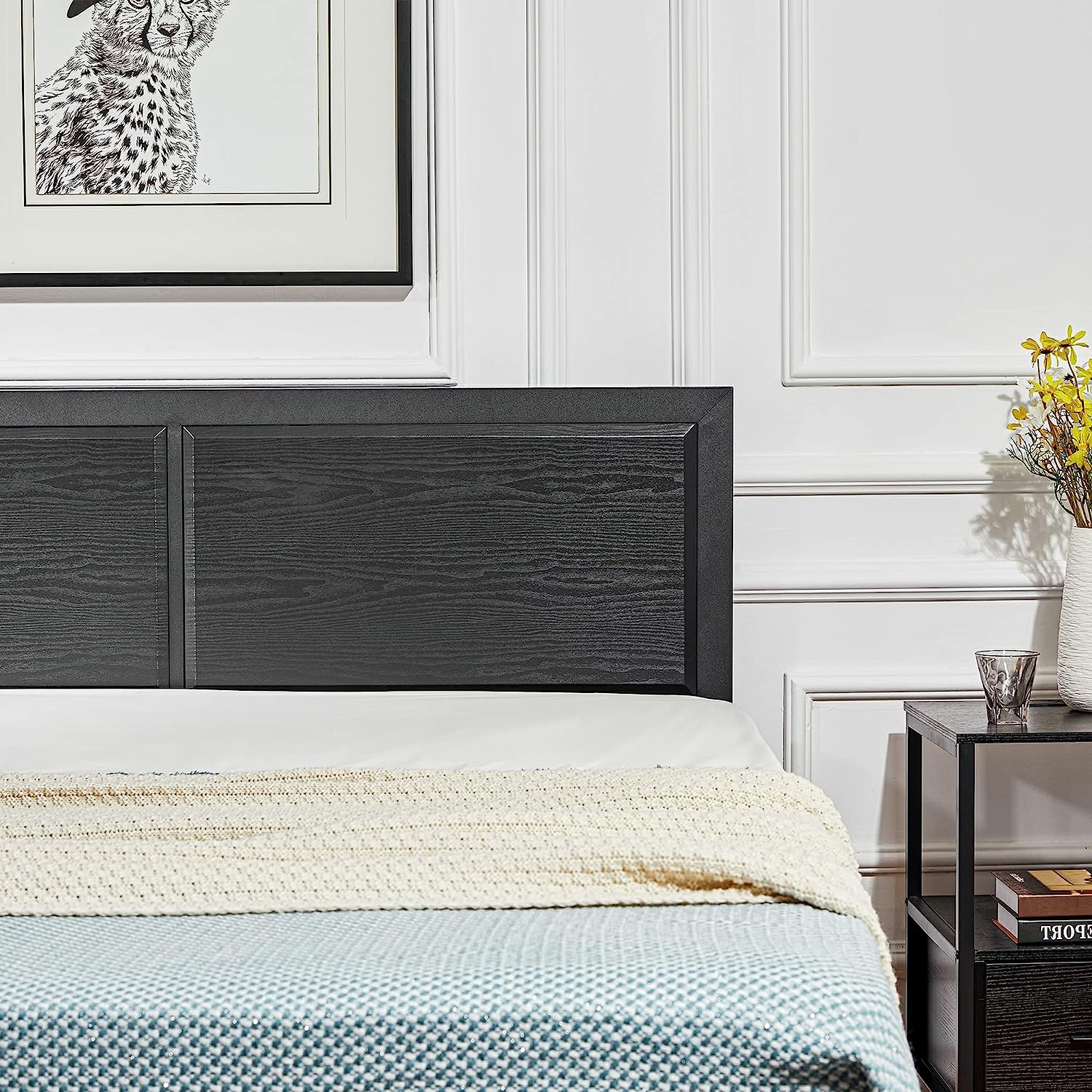 Platform Bed Frame/Mattress Foundation with Rustic Vintage Wood Headboard