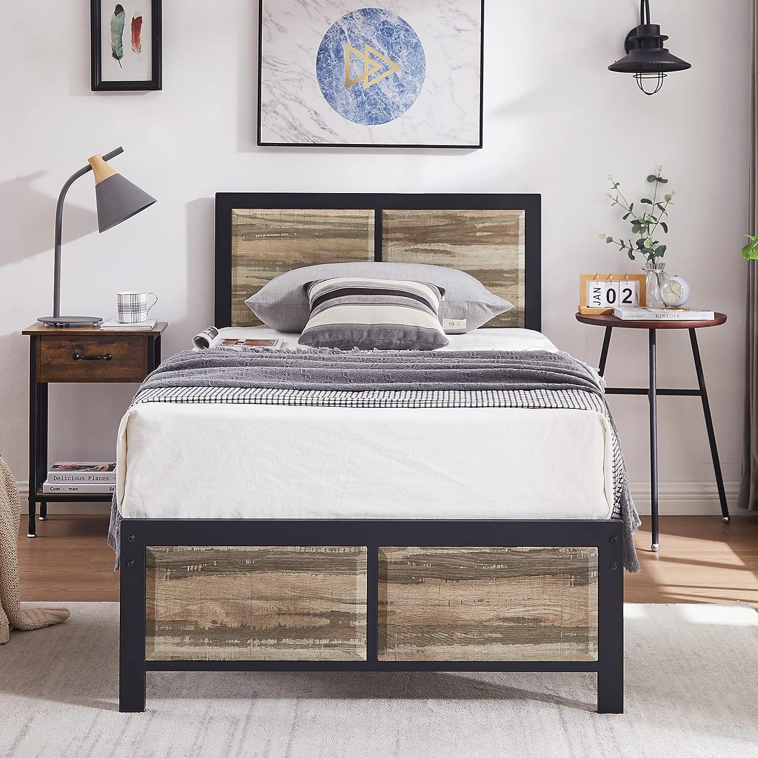 Platform Bed Frame/Mattress Foundation with Rustic Vintage Wood Headboard