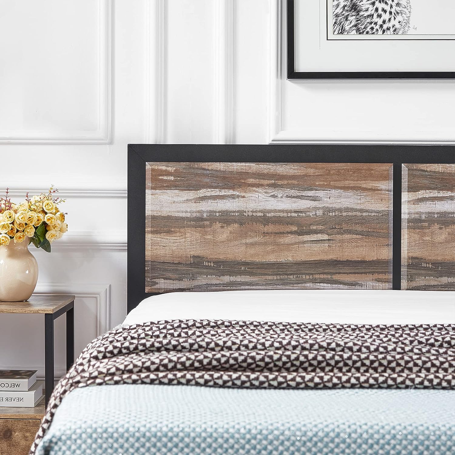 Platform Bed Frame/Mattress Foundation with Rustic Vintage Wood Headboard