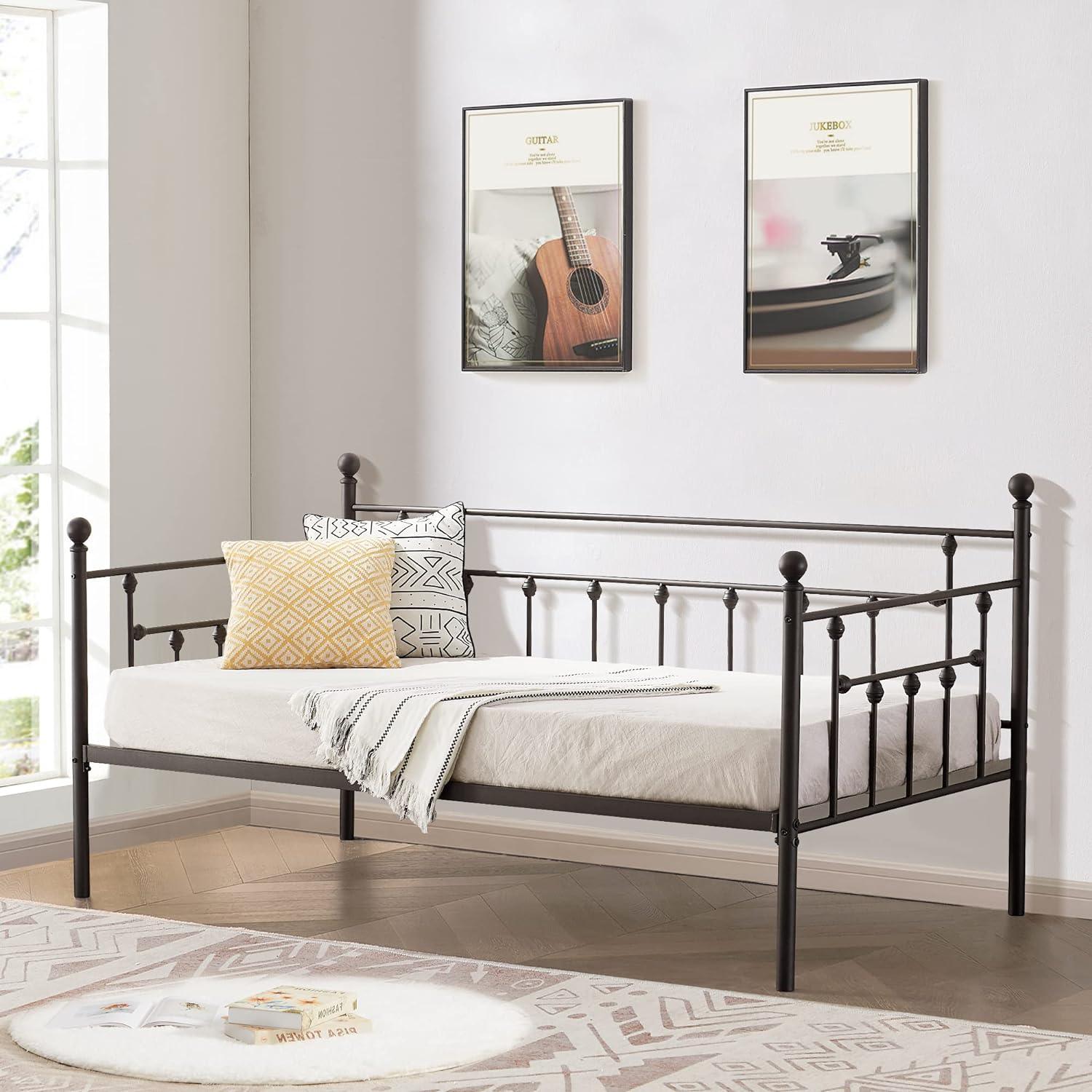 VECELO Daybed Frame, Twin Size Metal Platform Bed with Headboard