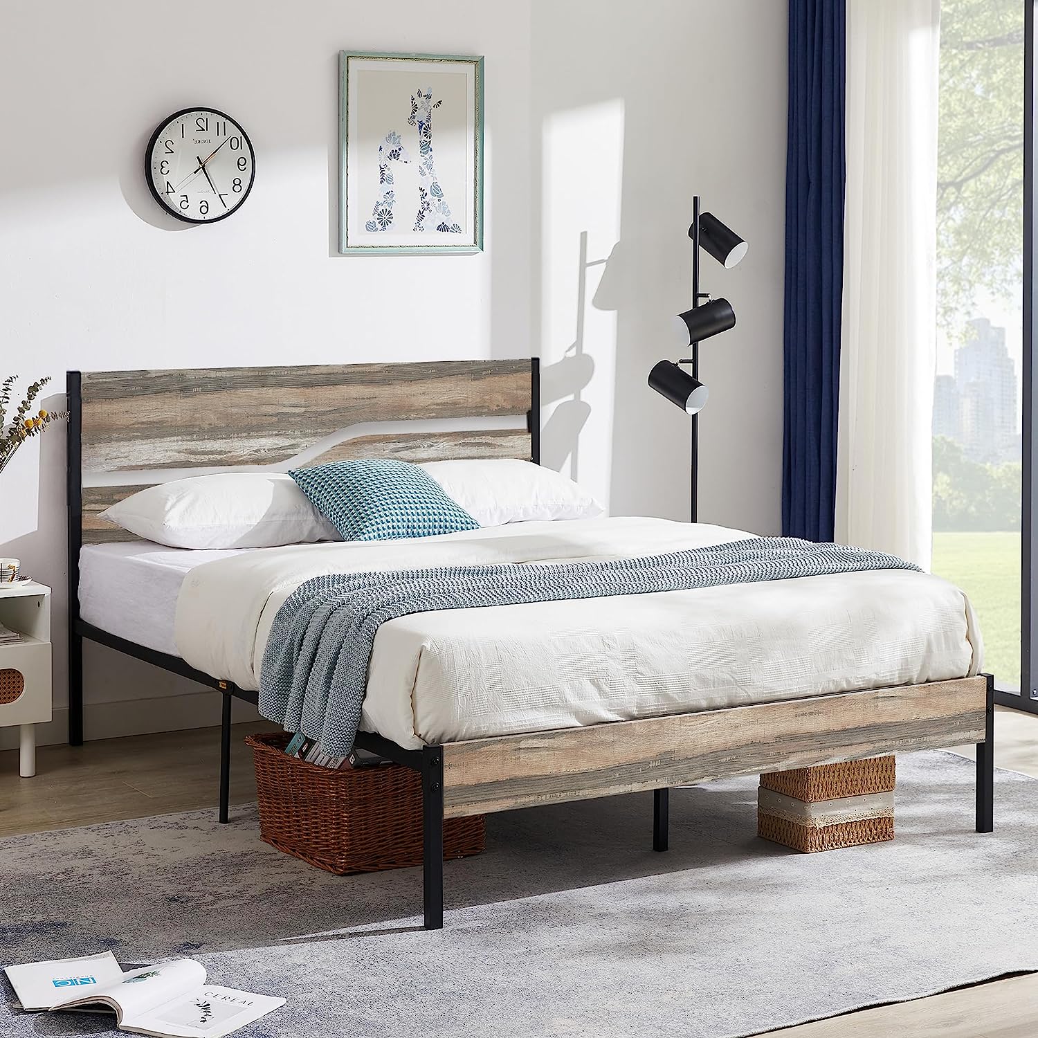 VECELO Platform Bed Frame/Mattress Foundation with Rustic Vintage Wood Headboard