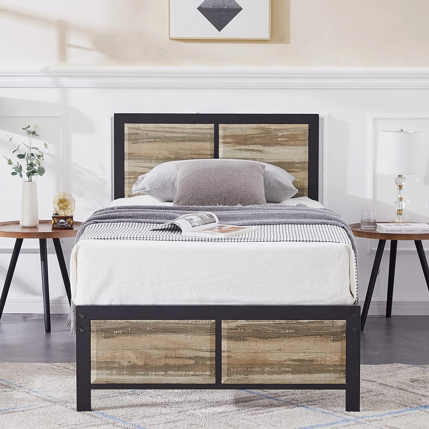 Platform Bed Frame/Mattress Foundation with Rustic Vintage Wood Headboard