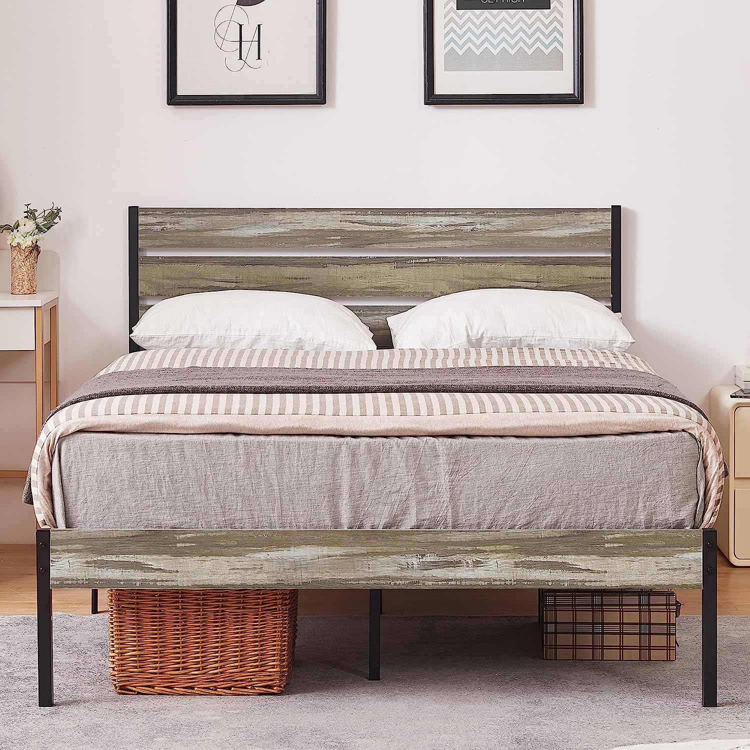 VECELO Platform Bed Frame with Rustic Vintage Wood Headboard/Strong Metal Slats Support