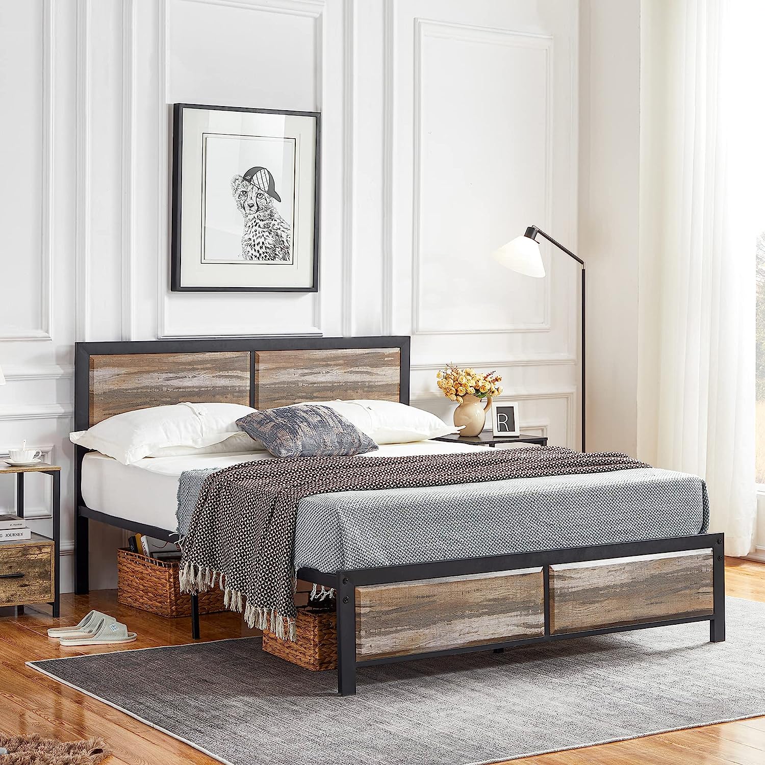 Platform Bed Frame/Mattress Foundation with Rustic Vintage Wood Headboard