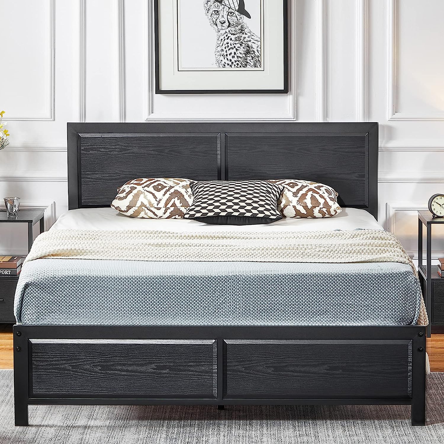 Platform Bed Frame/Mattress Foundation with Rustic Vintage Wood Headboard