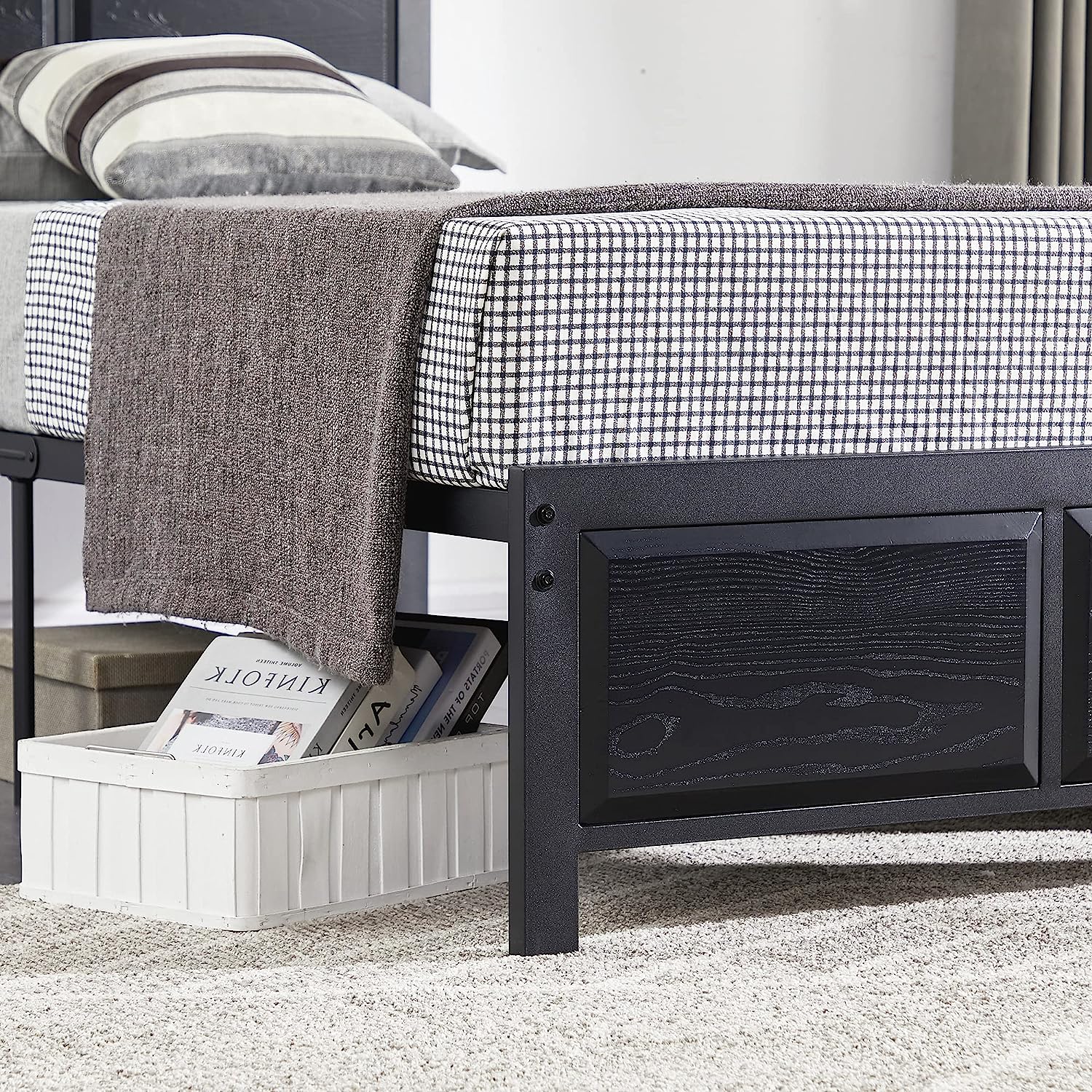 VECELO Platform Bed Frame/Mattress Foundation with Rustic Vintage Wood Headboard