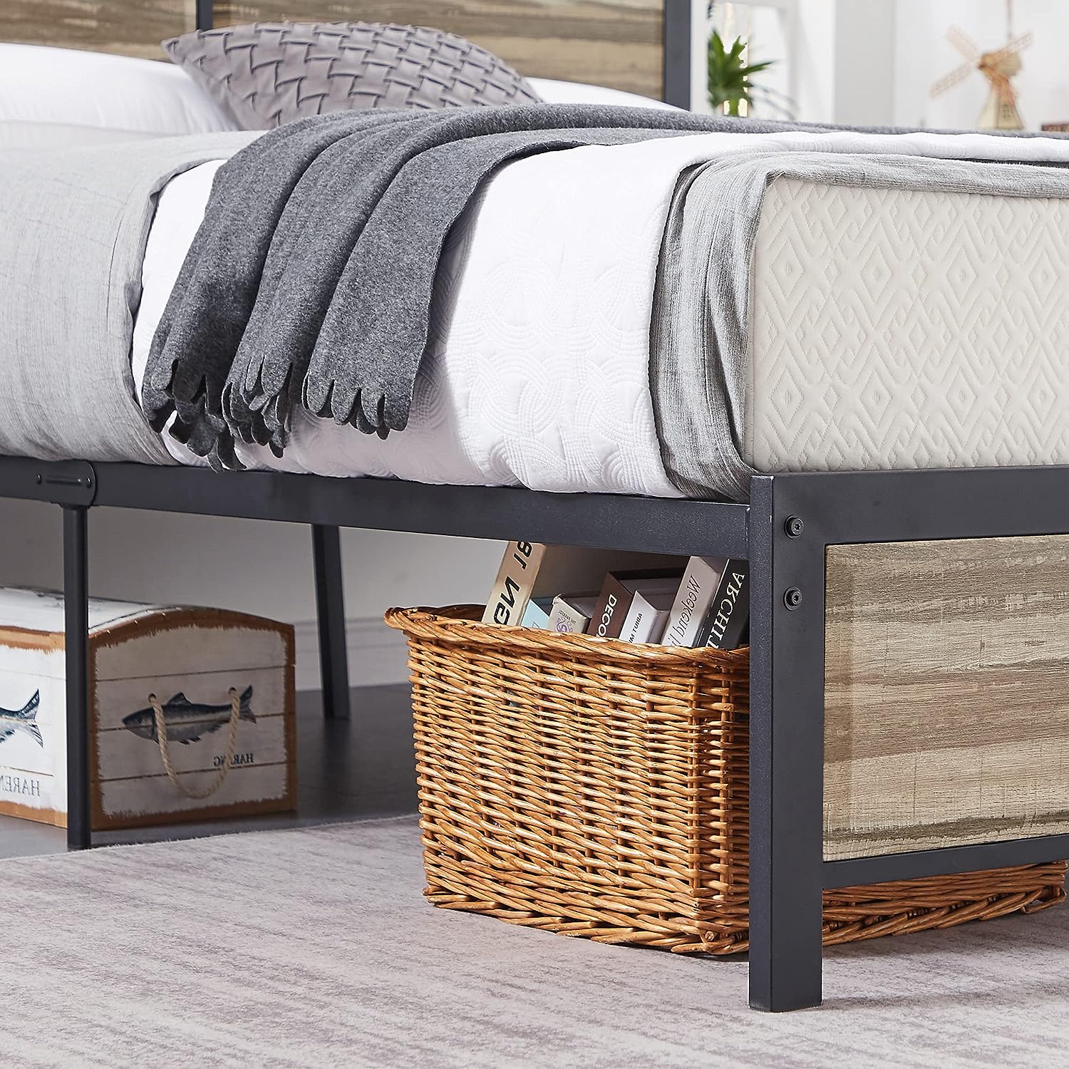 Platform Bed Frame/Mattress Foundation with Rustic Vintage Wood Headboard