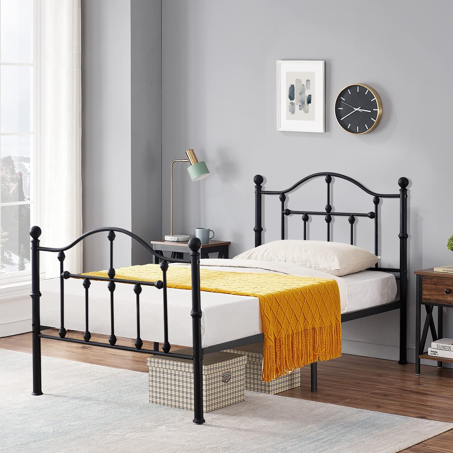 VECELO Classical Black Bed Frame Metal Platform Mattress Foundation with Headboard & Footboard - VECELO