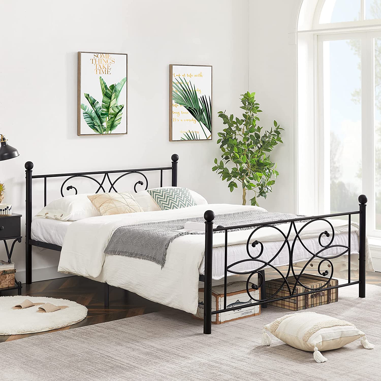 VECELO Metal Bed Frame/Mattress Foundation with Stylish Headboard & Footboard