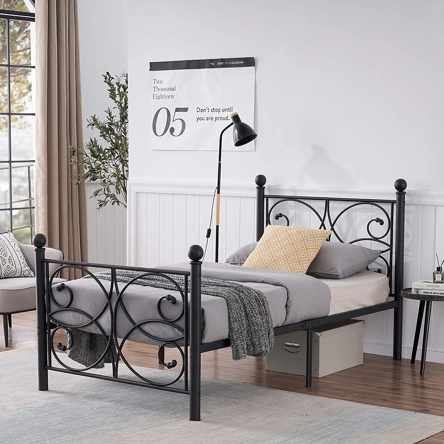 VECELO Metal Bed Frame/Mattress Foundation with Stylish Headboard & Footboard