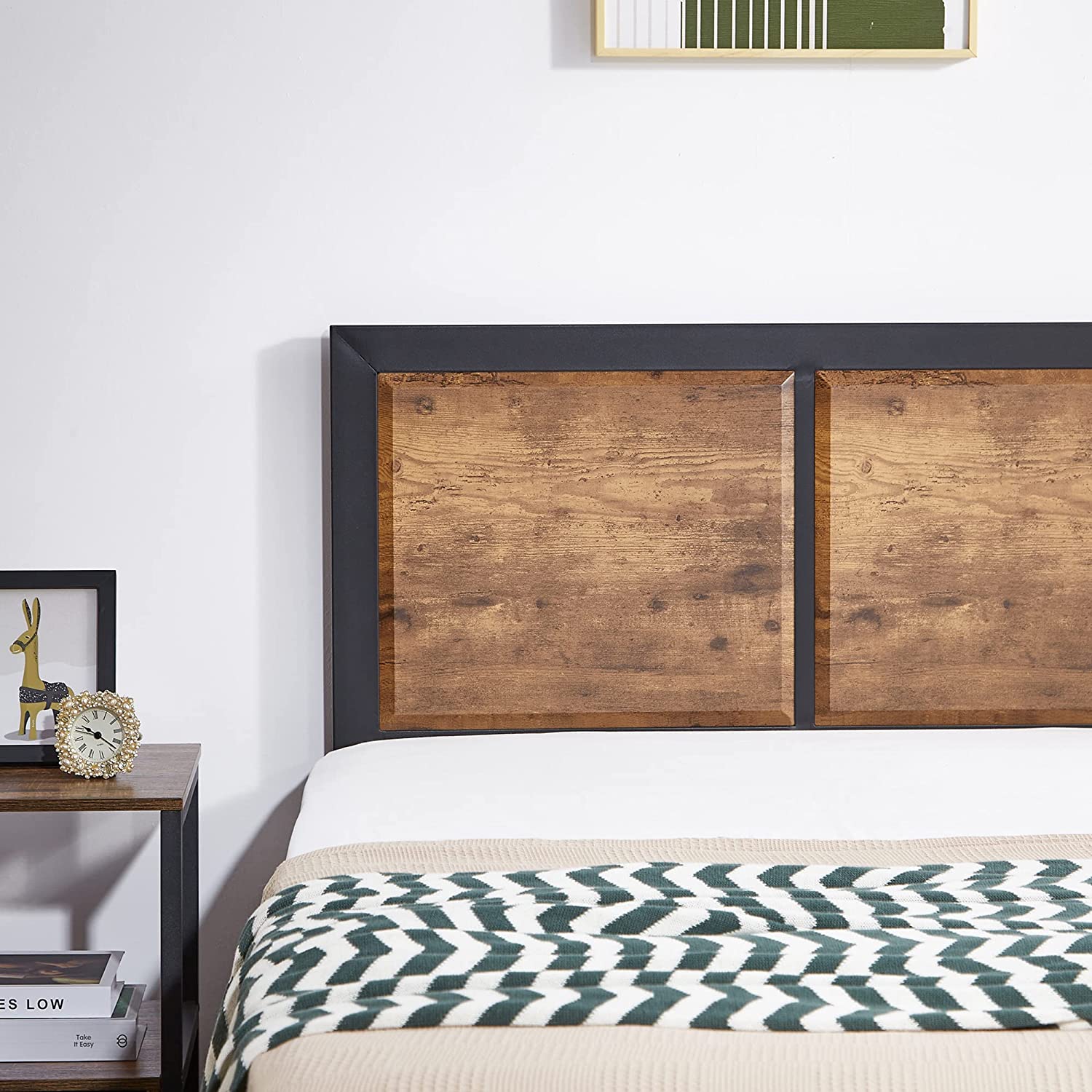 Platform Bed Frame/Mattress Foundation with Rustic Vintage Wood Headboard