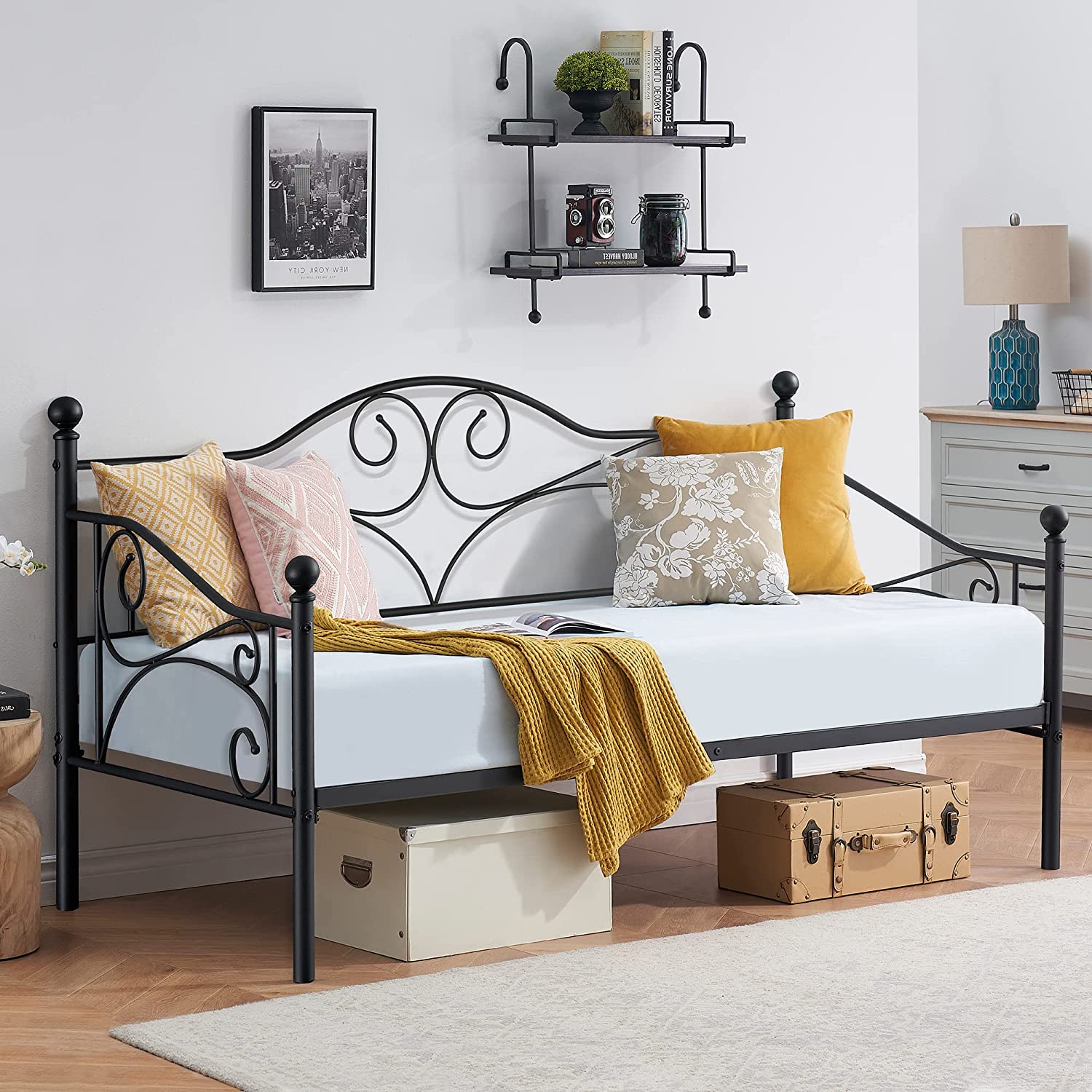 VECELO Premium Daybed Metal Twin Bed Frame with Headboard, Heavy Duty Steel Slats Support for Living Room Bedroom Guest Room