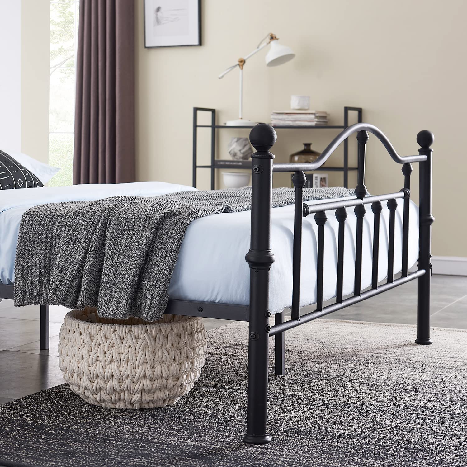 VECELO Classical Black Bed Frame Metal Platform Mattress Foundation with Headboard & Footboard - VECELO
