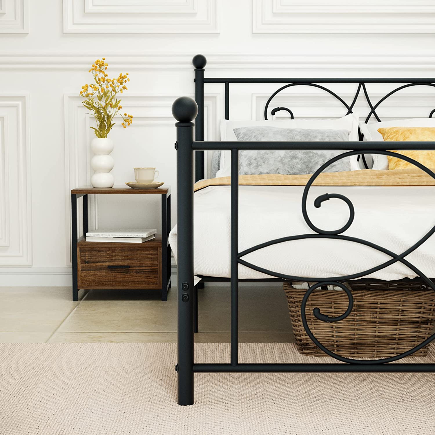 VECELO Metal Bed Frame/Mattress Foundation with Stylish Headboard & Footboard