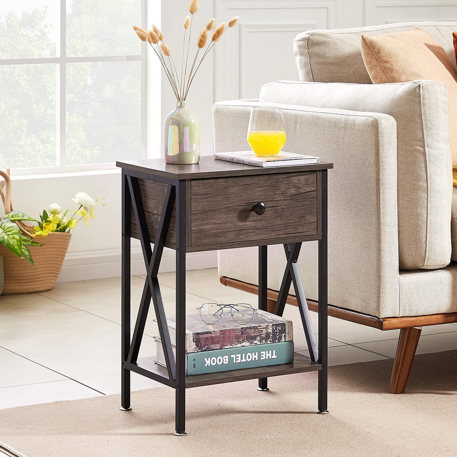 VECELO Modern Nightstand/End Side Table with Storage Space and Door wi