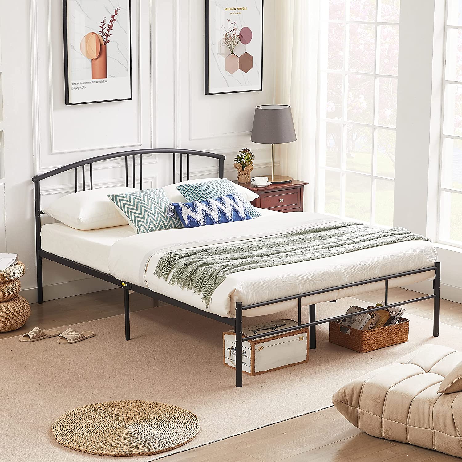 VECELO Modern Metal Bed Frame Mattress Foundation with curve headboard and Footboard